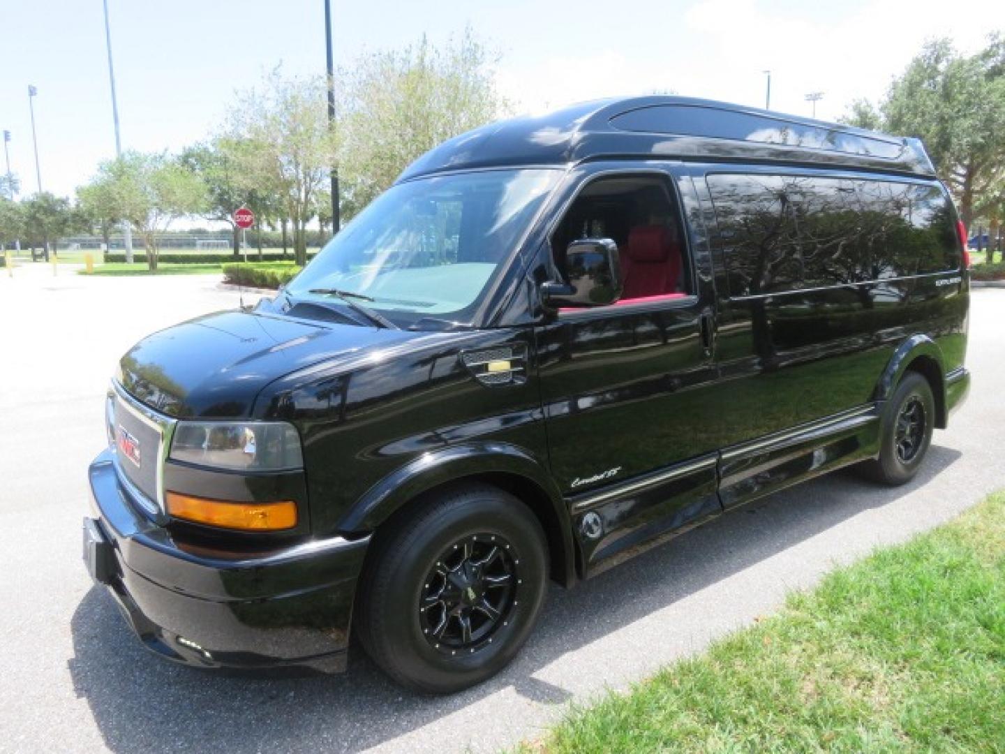 2018 Black /Red GMC Savana G2500 Cargo (1GTW7AFG9J1) with an 6.0L V8 OHV 16V FFV engine, 6A transmission, located at 4301 Oak Circle #19, Boca Raton, FL, 33431, (954) 561-2499, 26.388861, -80.084038 - Photo#17